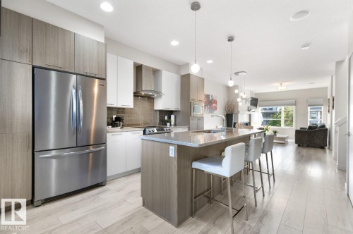 3 Kenton Way, Spruce Grove, AB - Indoor Photo Showing Kitchen With Upgraded Kitchen