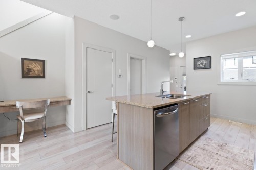 3 Kenton Way, Spruce Grove, AB - Indoor Photo Showing Kitchen