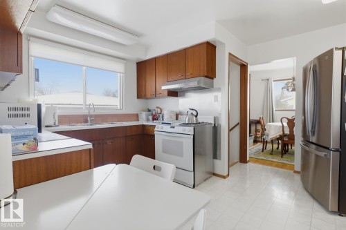 7216 149A Avenue, Edmonton, AB - Indoor Photo Showing Kitchen With Double Sink