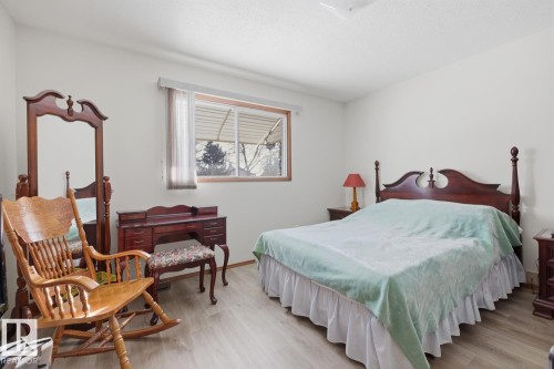 7216 149A Avenue, Edmonton, AB - Indoor Photo Showing Bedroom