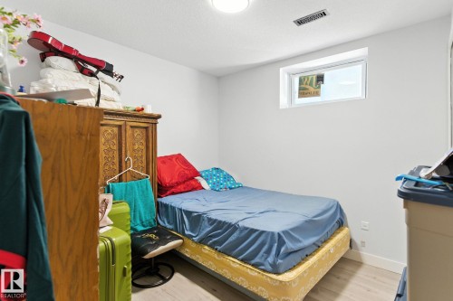 10505 154 Street, Edmonton, AB - Indoor Photo Showing Bedroom