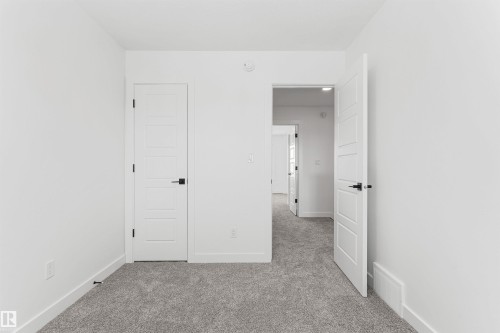 1008 14 Avenue, Edmonton, AB - Indoor Photo Showing Other Room