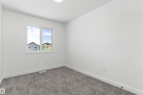 1008 14 Avenue, Edmonton, AB - Indoor Photo Showing Other Room