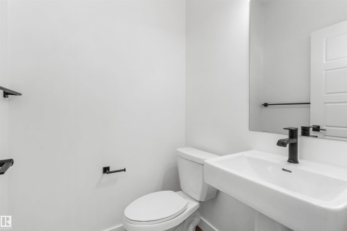 1008 14 Avenue, Edmonton, AB - Indoor Photo Showing Bathroom