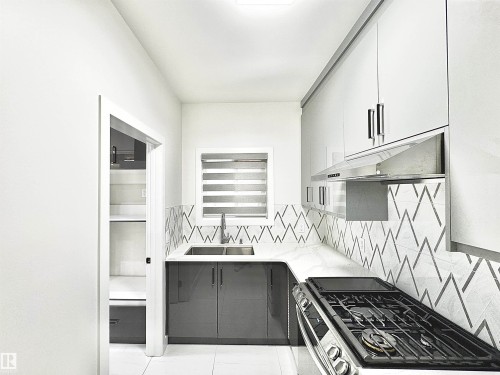 1836 22 Street, Edmonton, AB - Indoor Photo Showing Kitchen