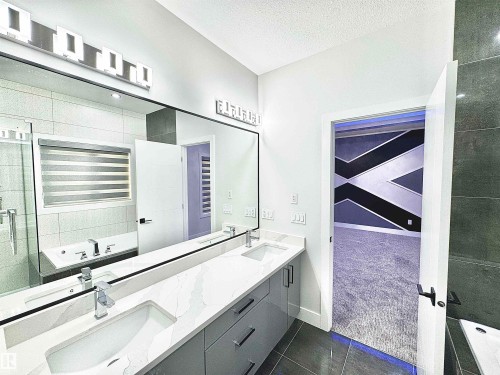 1836 22 Street, Edmonton, AB - Indoor Photo Showing Bathroom