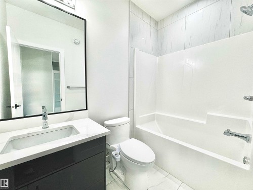 1836 22 Street, Edmonton, AB - Indoor Photo Showing Bathroom