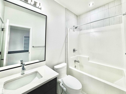 1836 22 Street, Edmonton, AB - Indoor Photo Showing Bathroom