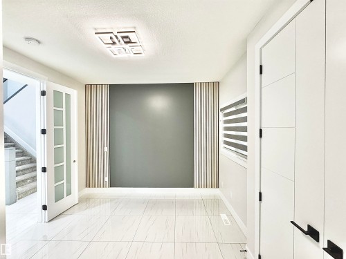 1836 22 Street, Edmonton, AB - Indoor Photo Showing Other Room