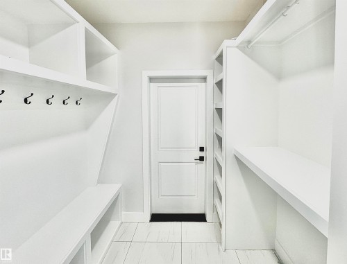 1836 22 Street, Edmonton, AB - Indoor