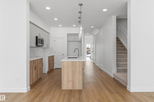 1020 14 Avenue, Edmonton, AB - Indoor Photo Showing Kitchen