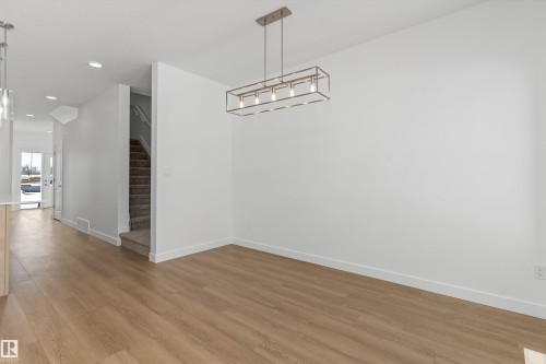 1020 14 Avenue, Edmonton, AB - Indoor Photo Showing Other Room