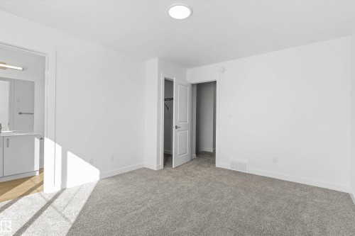 1020 14 Avenue, Edmonton, AB - Indoor Photo Showing Other Room