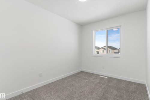 1020 14 Avenue, Edmonton, AB - Indoor Photo Showing Other Room