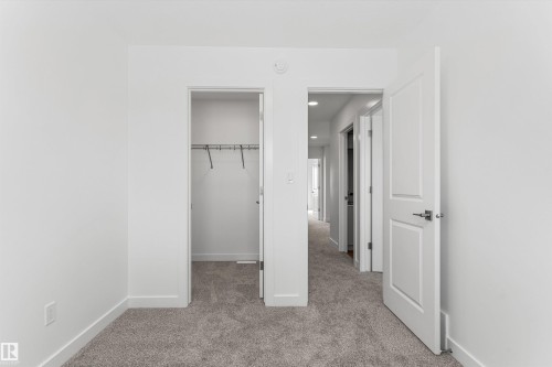 1020 14 Avenue, Edmonton, AB - Indoor Photo Showing Other Room