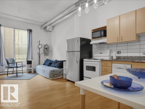 #708 10024 Jasper Avenue, Edmonton, AB - Indoor Photo Showing Kitchen