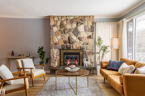 38 Gresham Boulevard, St. Albert, AB - Indoor Photo Showing Living Room With Fireplace