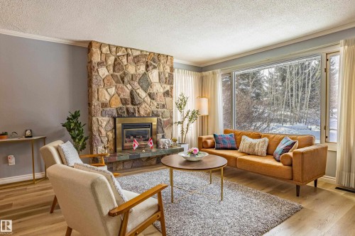 38 Gresham Boulevard, St. Albert, AB - Indoor Photo Showing Living Room With Fireplace