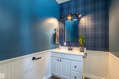 38 Gresham Boulevard, St. Albert, AB - Indoor Photo Showing Bathroom