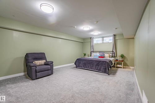 38 Gresham Boulevard, St. Albert, AB - Indoor Photo Showing Bedroom