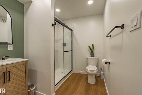 38 Gresham Boulevard, St. Albert, AB - Indoor Photo Showing Bathroom