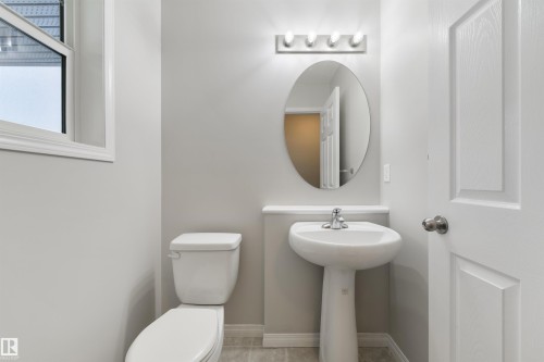 114 Hartwick Loop, Spruce Grove, AB - Indoor Photo Showing Bathroom