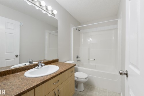 114 Hartwick Loop, Spruce Grove, AB - Indoor Photo Showing Bathroom