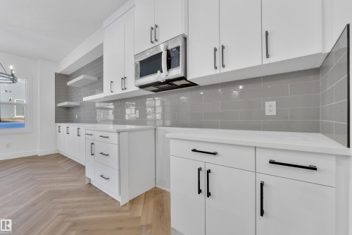 3608 40 Avenue, Beaumont, AB - Indoor Photo Showing Kitchen