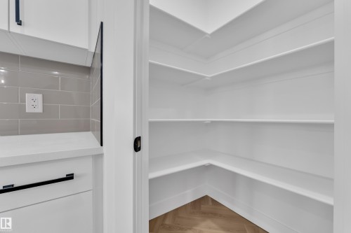 3608 40 Avenue, Beaumont, AB - Indoor With Storage