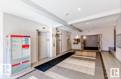 211 1820 Rutherford Road, Edmonton, AB - Indoor Photo Showing Other Room