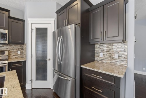1519 Chapman Way, Edmonton, AB - Indoor Photo Showing Kitchen