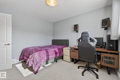 1519 Chapman Way, Edmonton, AB - Indoor Photo Showing Bedroom