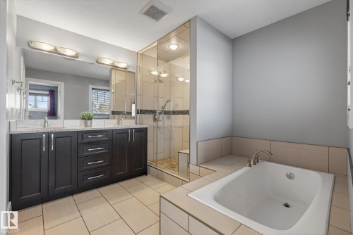 1519 Chapman Way, Edmonton, AB - Indoor Photo Showing Bathroom