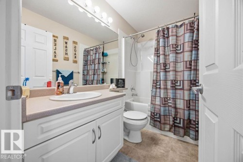 62 Pointe, Beaumont, AB - Indoor Photo Showing Bathroom