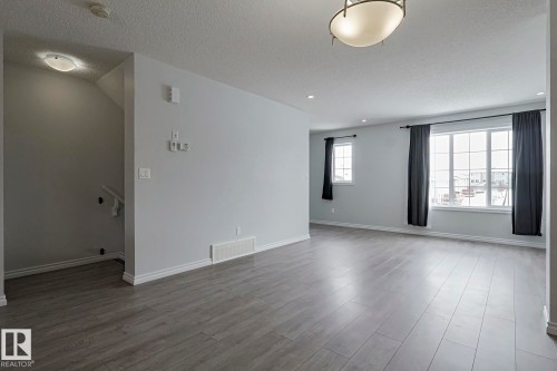 31 20 Augustine Crescent, Sherwood Park, AB - Indoor