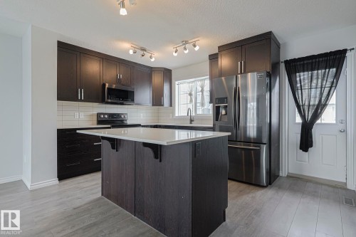 31 20 Augustine Crescent, Sherwood Park, AB - Indoor Photo Showing Kitchen With Upgraded Kitchen