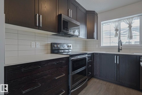 31 20 Augustine Crescent, Sherwood Park, AB - Indoor Photo Showing Kitchen With Upgraded Kitchen
