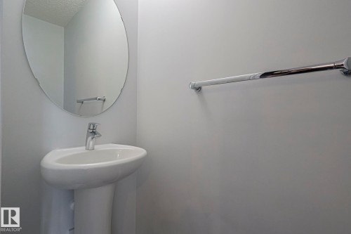 31 20 Augustine Crescent, Sherwood Park, AB - Indoor Photo Showing Bathroom