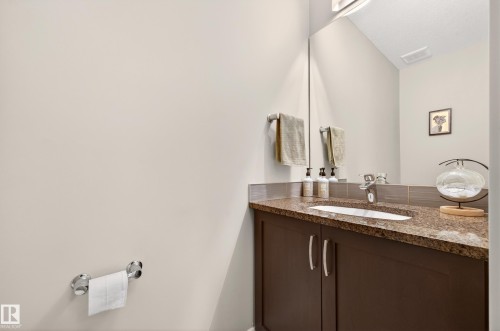 48 Sierra Wynd, Fort Saskatchewan, AB - Indoor Photo Showing Bathroom