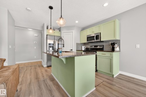 48 Sierra Wynd, Fort Saskatchewan, AB - Indoor Photo Showing Kitchen With Upgraded Kitchen