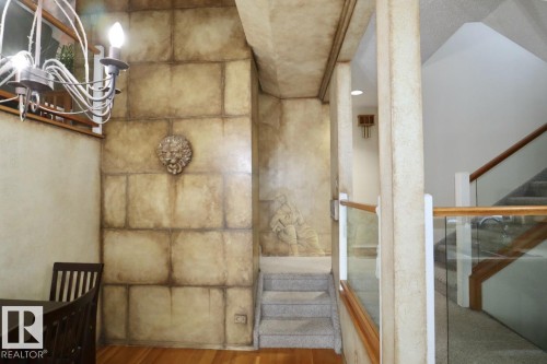 2 8325 Rowland Road, Edmonton, AB - Indoor