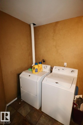 2 8325 Rowland Road, Edmonton, AB - Indoor Photo Showing Laundry Room