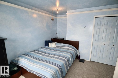 2 8325 Rowland Road, Edmonton, AB - Indoor Photo Showing Bedroom