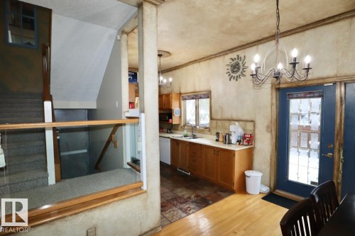 2 8325 Rowland Road, Edmonton, AB - Indoor Photo Showing Other Room