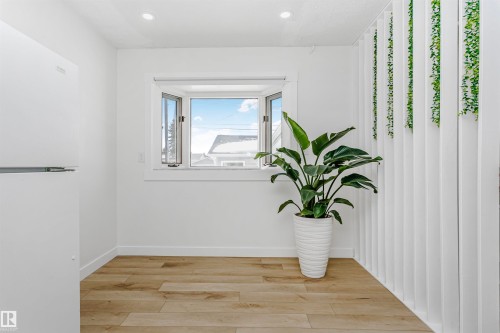 Spare room with light wood-style flooring and recessed lighting - 13520 113A Street, Edmonton, AB - Indoor Photo Showing Other Room