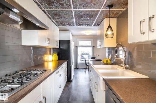 3859 85 Street, Edmonton, AB - Indoor Photo Showing Kitchen With Double Sink With Upgraded Kitchen