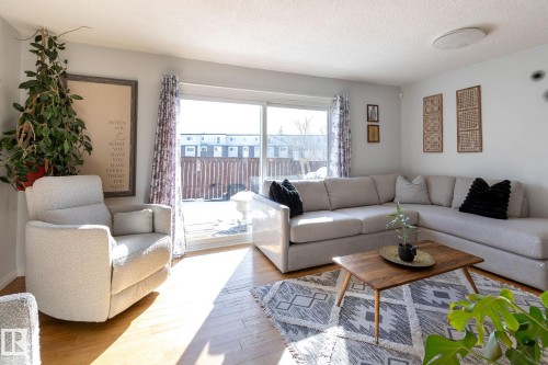 3859 85 Street, Edmonton, AB - Indoor Photo Showing Living Room