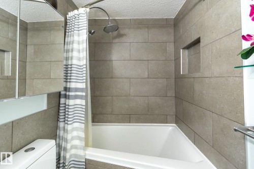 3859 85 Street, Edmonton, AB - Indoor Photo Showing Bathroom