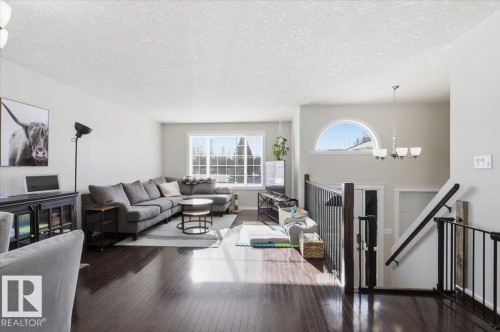 4808 52 Avenue, Thorsby, AB - Indoor Photo Showing Living Room