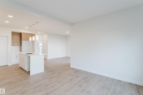 358 Bluff Cove, Leduc, AB - Indoor Photo Showing Kitchen